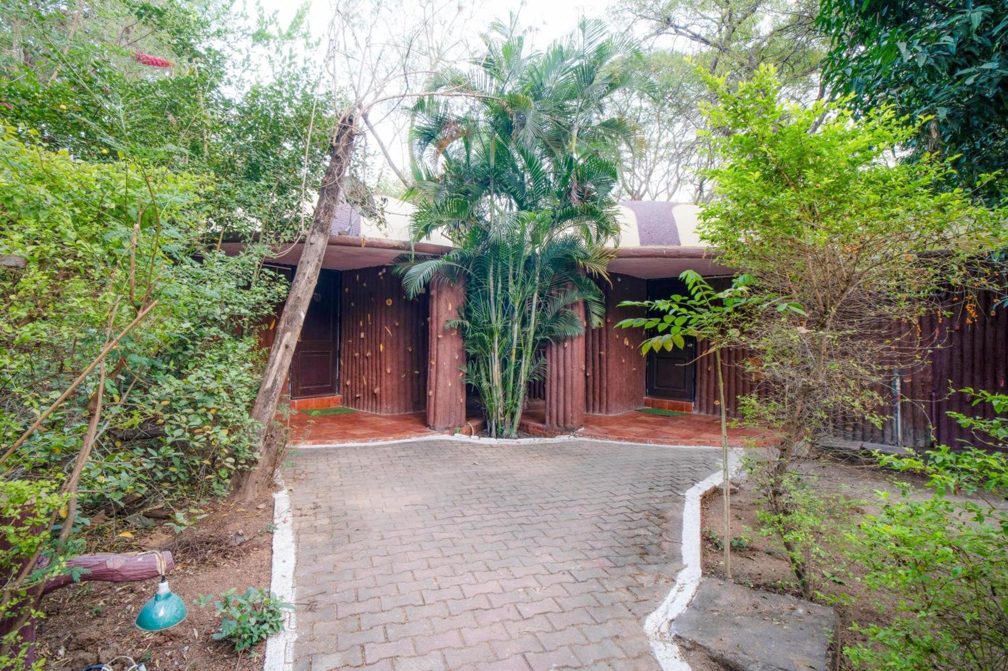 Отель Treebo Premium Mowgli'S Den, Pench Khawasa Экстерьер фото